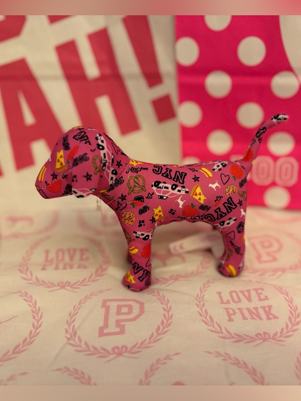 VICTORIA’S SECRET VS PINK STORE EXCLUSIVE SOHO NYC GRAFFITI TAXI DOG PUP AOP NWT
